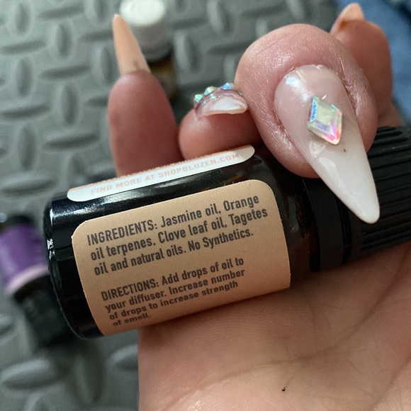 Essential oils - Picture 6 of 7